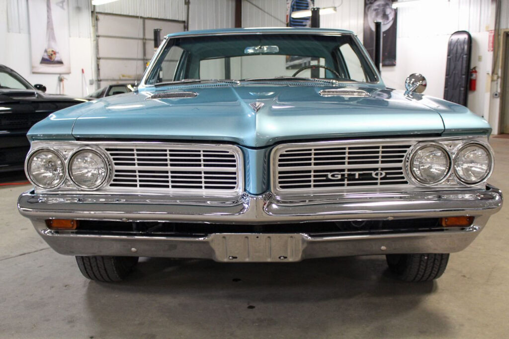 1964 Pontiac GTO Tri-Power