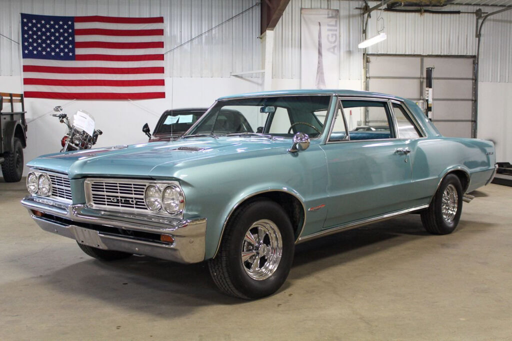 1964 Pontiac GTO Tri-Power