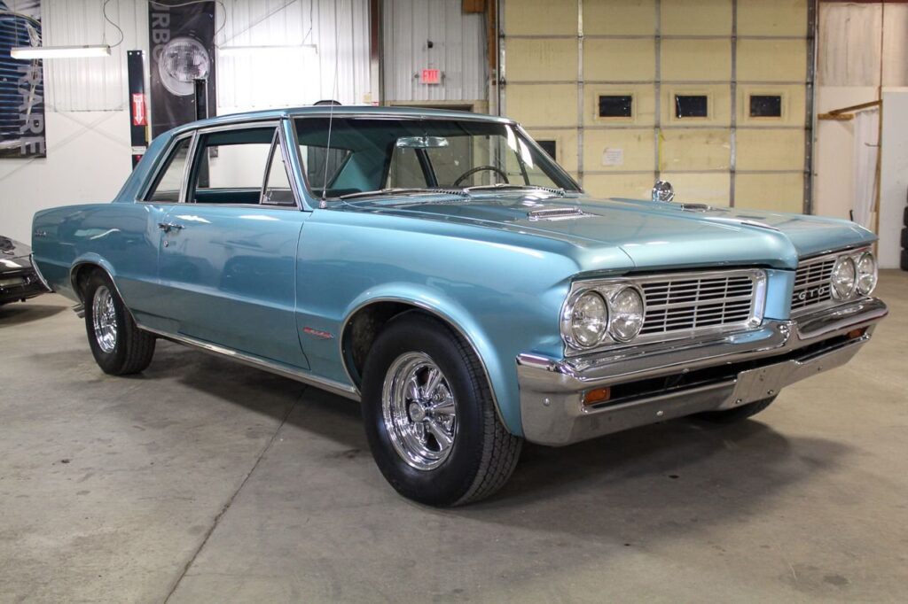 1964 Pontiac GTO Tri-Power